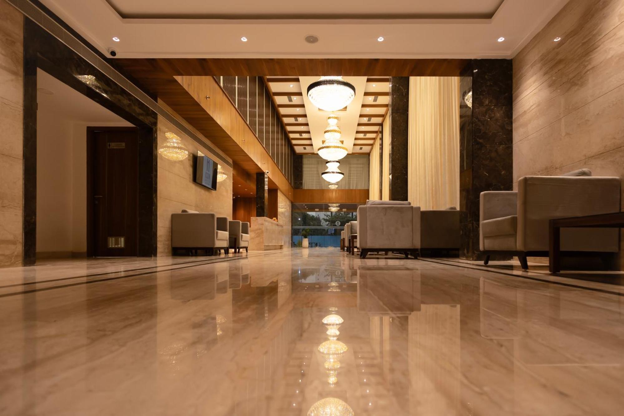 Icon Grand Hotel By Bhagini Bangalore Luaran gambar