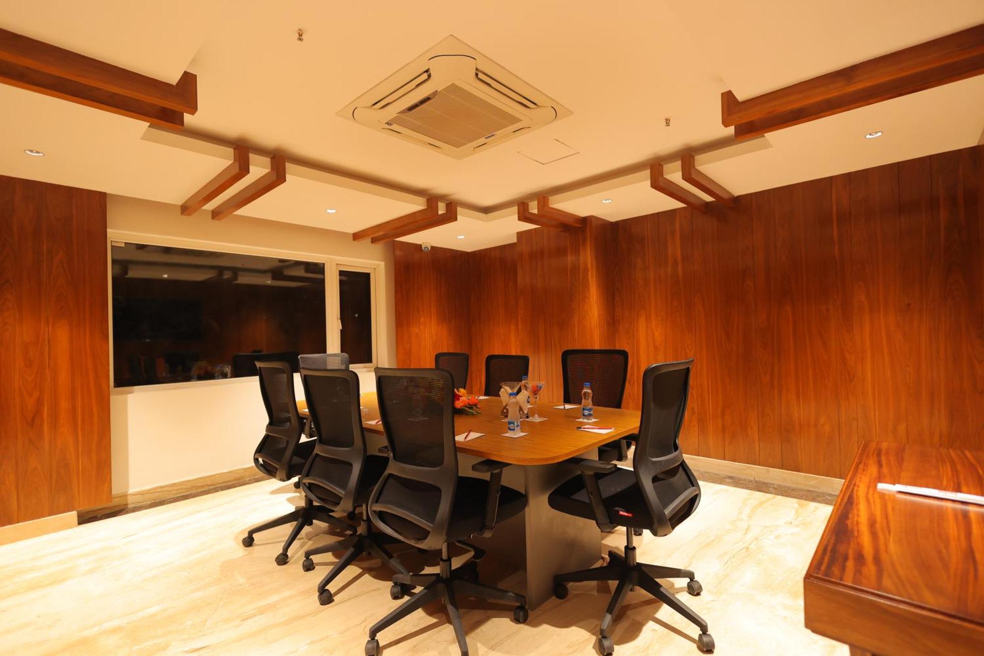 Icon Grand Hotel By Bhagini Bangalore Luaran gambar