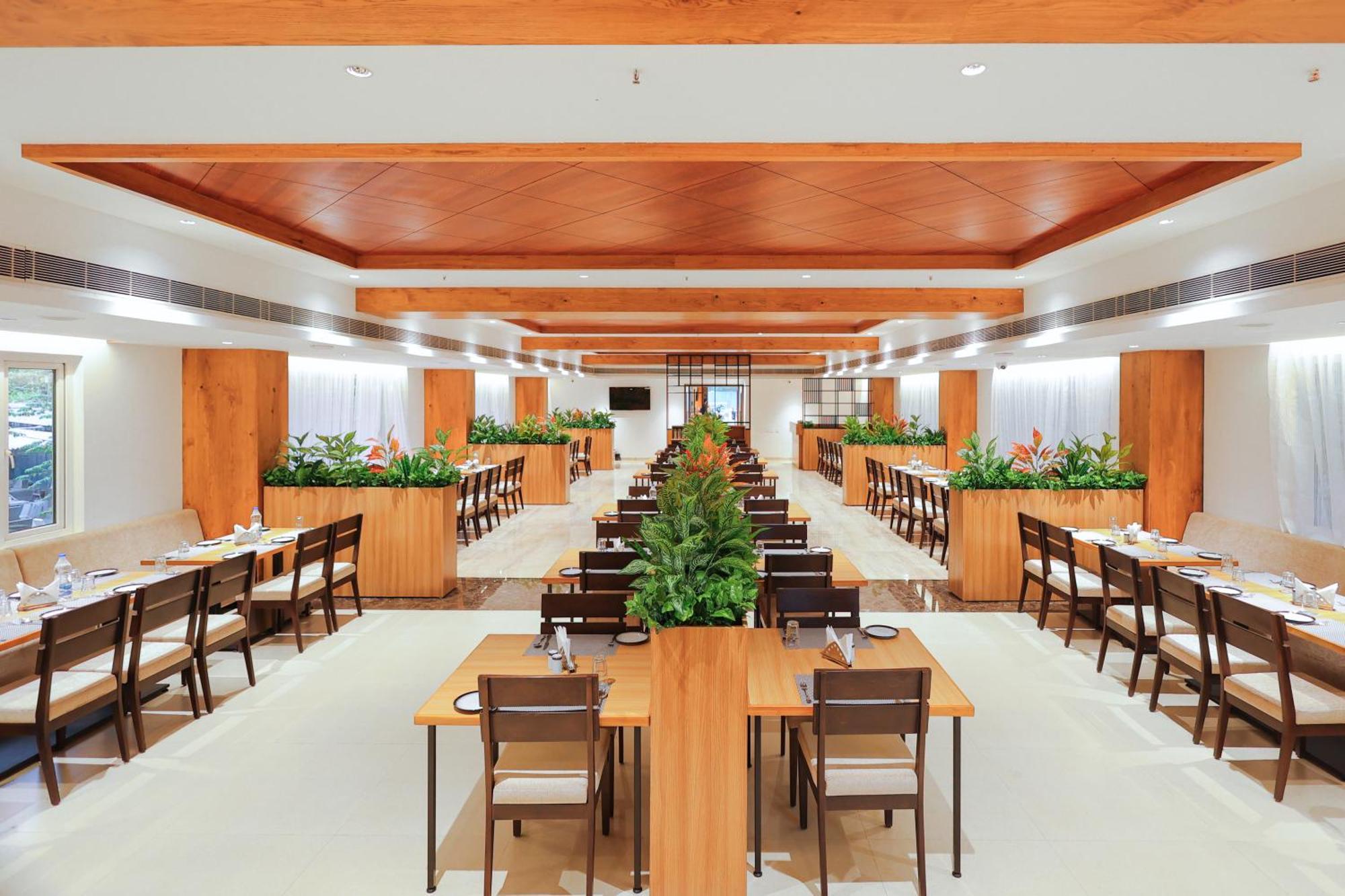 Icon Grand Hotel By Bhagini Bangalore Luaran gambar