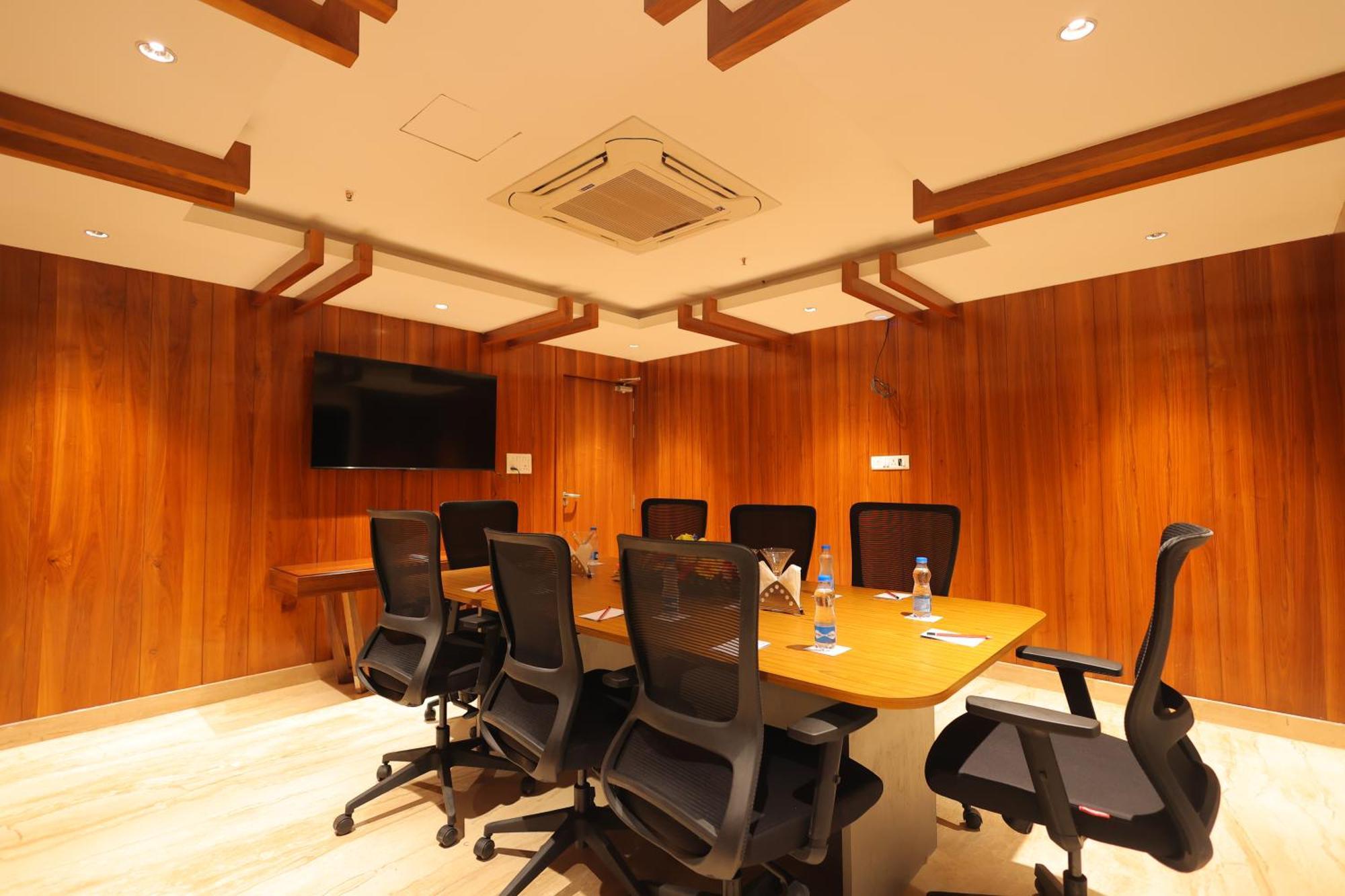 Icon Grand Hotel By Bhagini Bangalore Luaran gambar