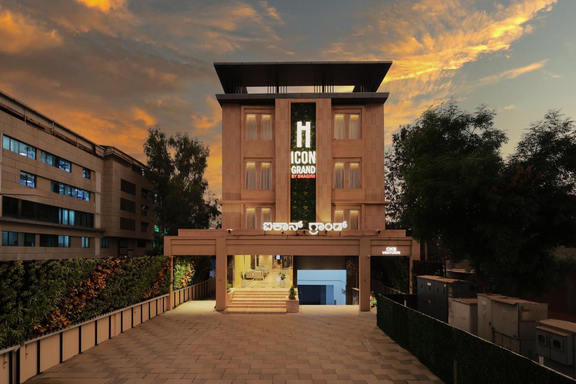 Icon Grand Hotel By Bhagini Bangalore Luaran gambar