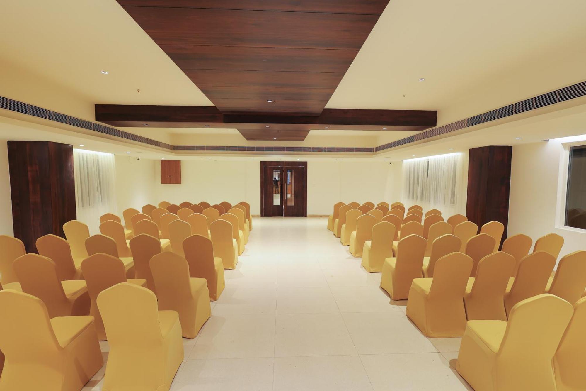 Icon Grand Hotel By Bhagini Bangalore Luaran gambar