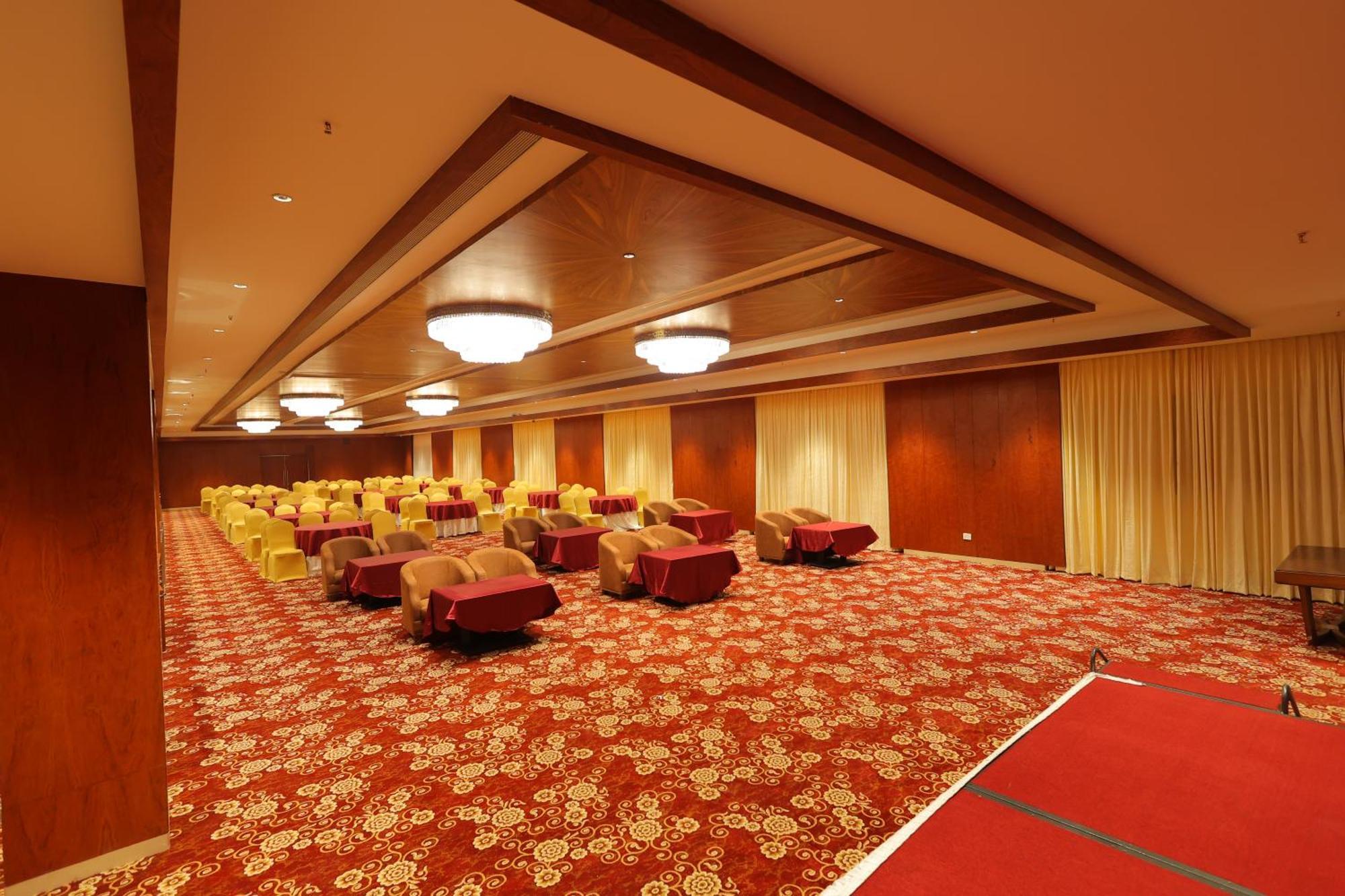 Icon Grand Hotel By Bhagini Bangalore Luaran gambar