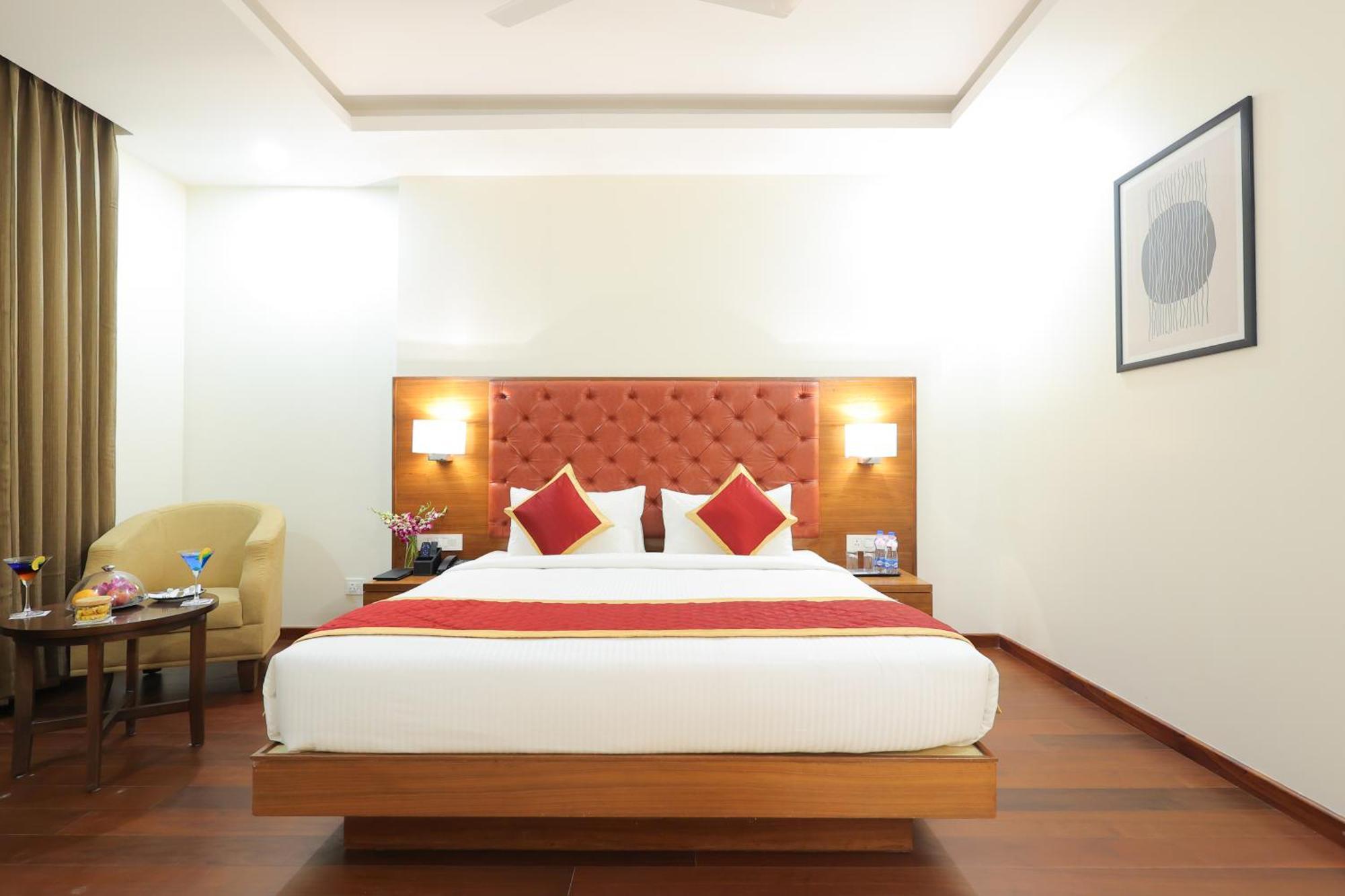 Icon Grand Hotel By Bhagini Bangalore Luaran gambar