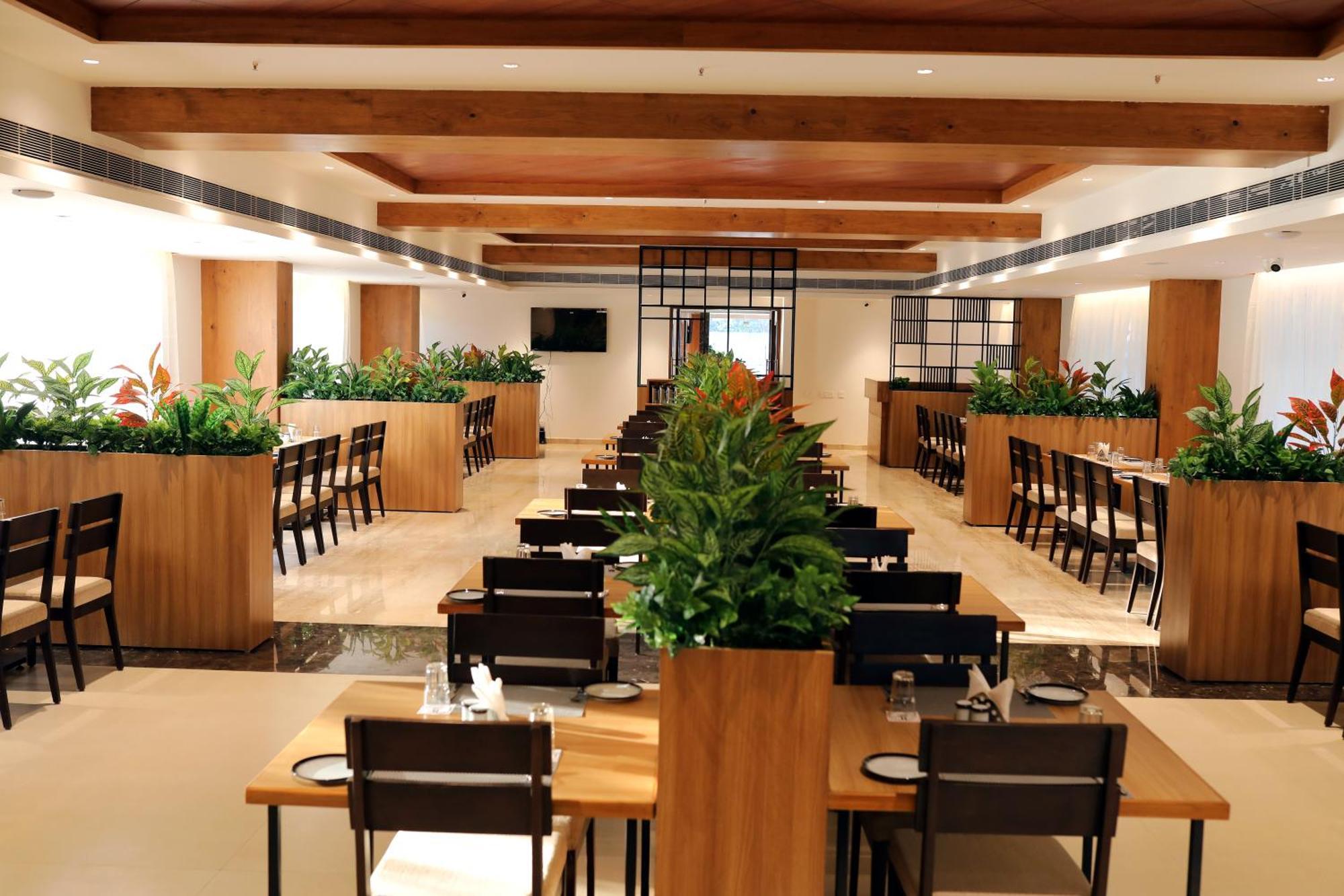 Icon Grand Hotel By Bhagini Bangalore Luaran gambar
