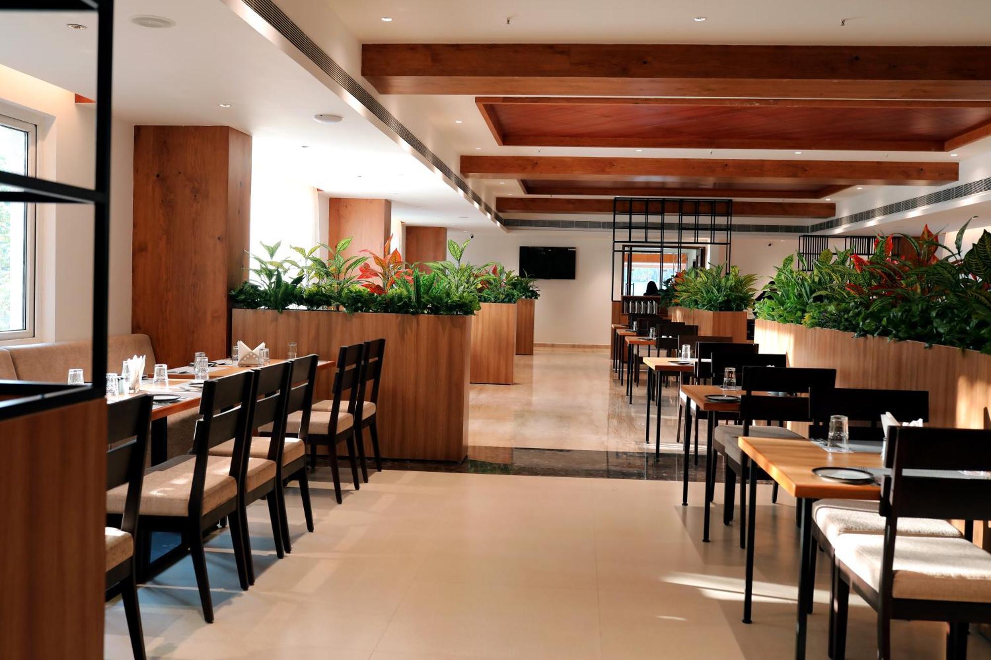 Icon Grand Hotel By Bhagini Bangalore Luaran gambar