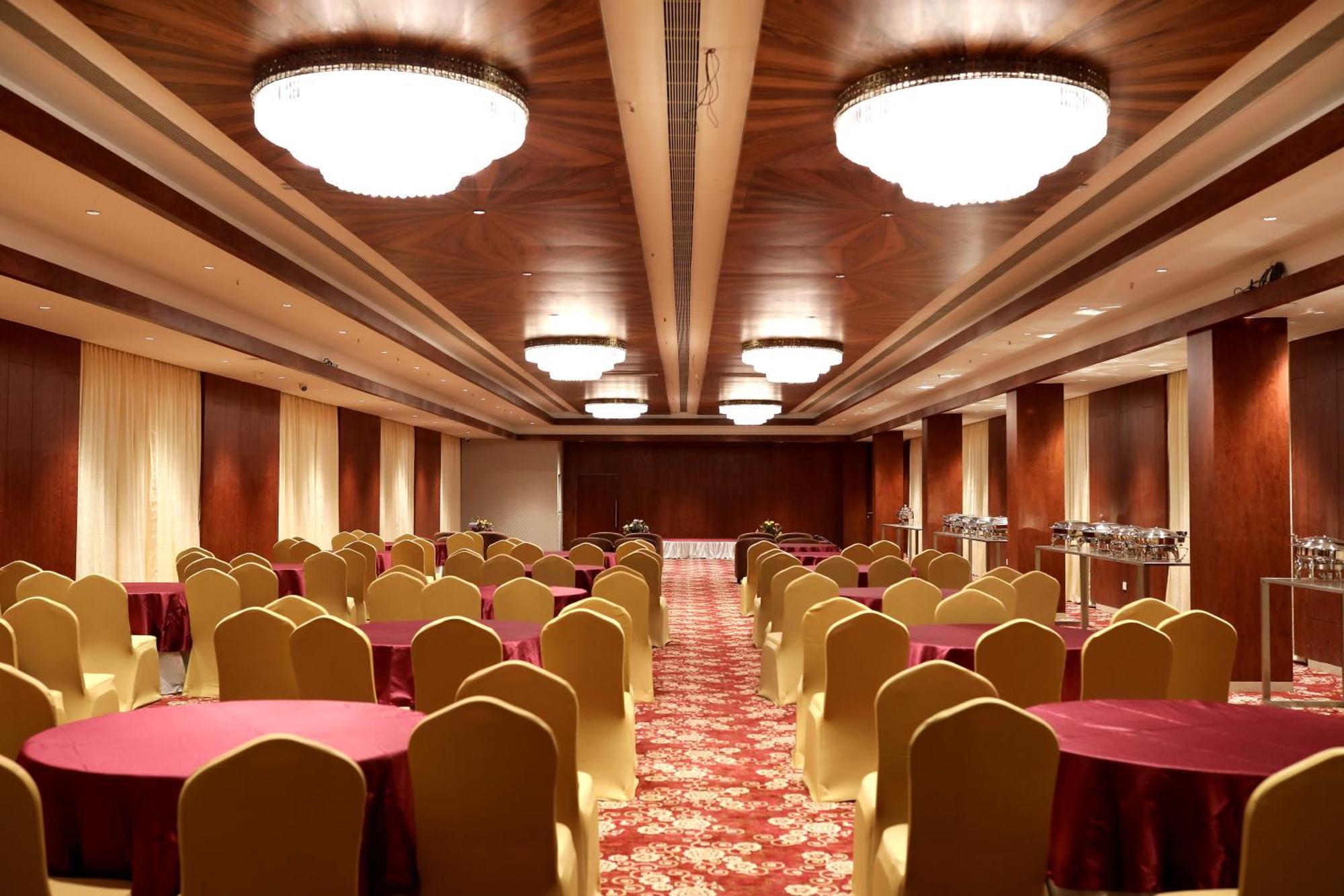 Icon Grand Hotel By Bhagini Bangalore Luaran gambar