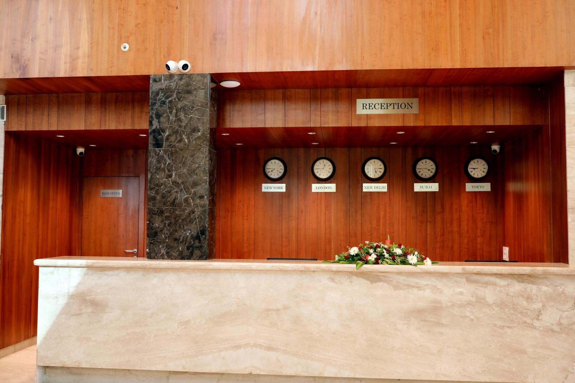Icon Grand Hotel By Bhagini Bangalore Luaran gambar