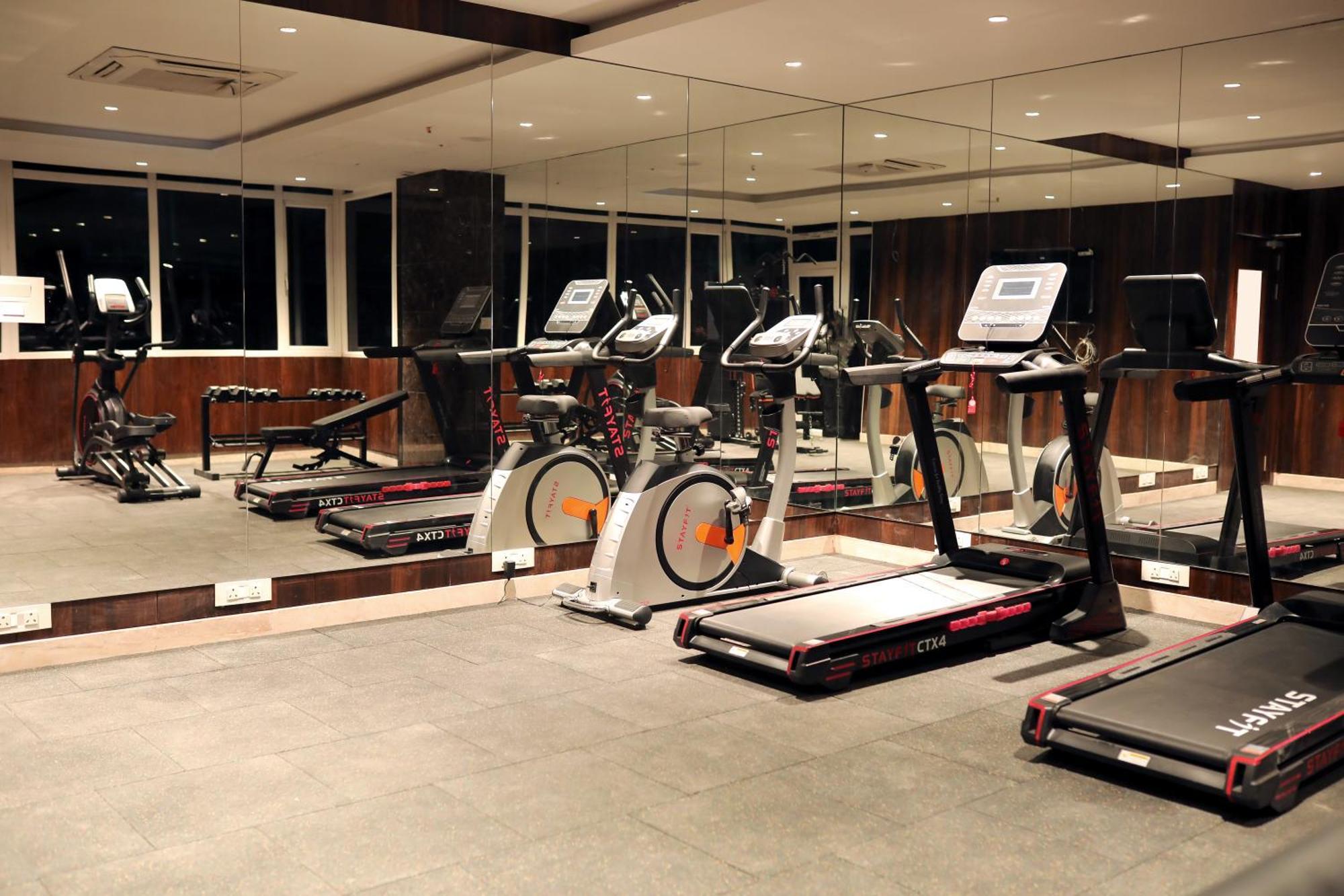 Icon Grand Hotel By Bhagini Bangalore Luaran gambar