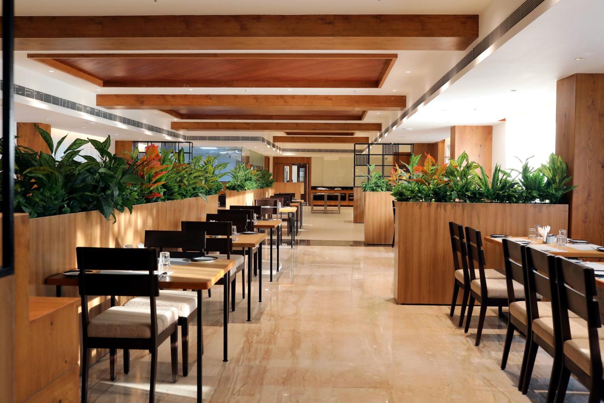 Icon Grand Hotel By Bhagini Bangalore Luaran gambar