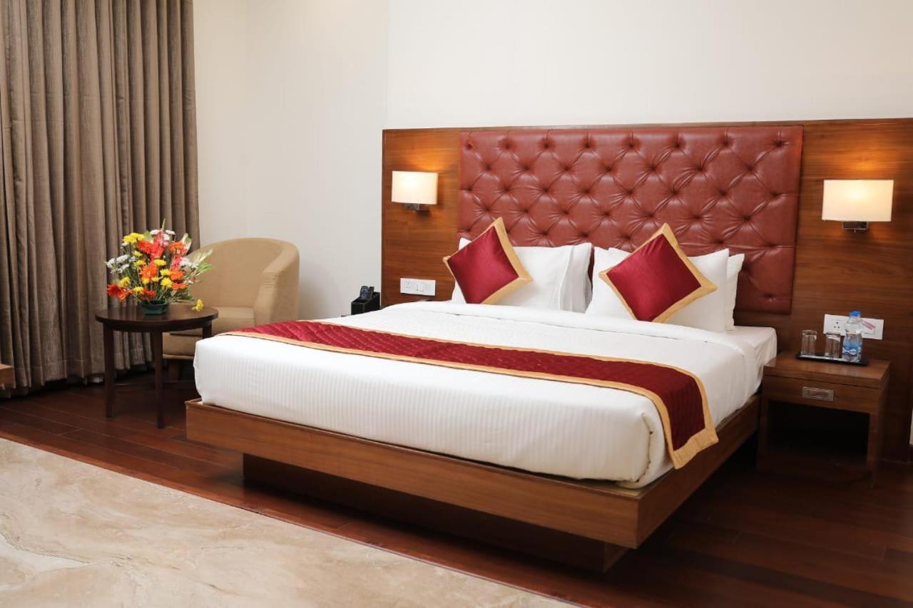 Icon Grand Hotel By Bhagini Bangalore Luaran gambar