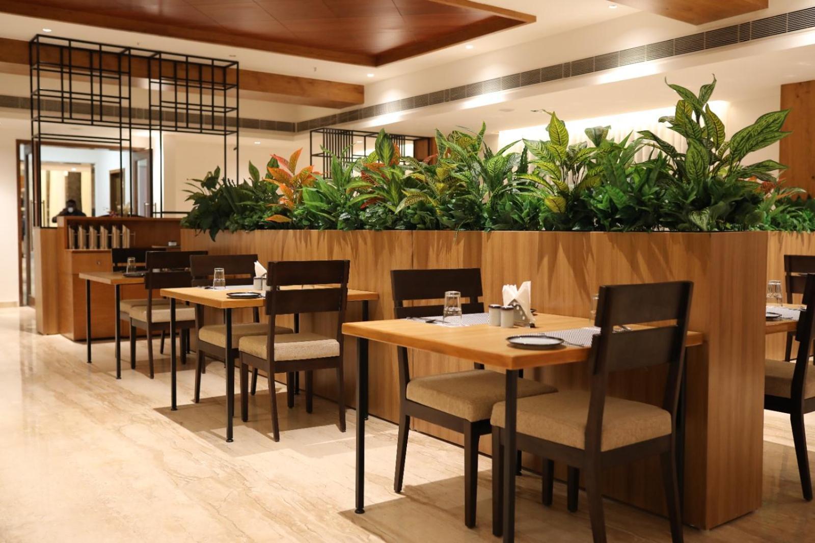 Icon Grand Hotel By Bhagini Bangalore Luaran gambar