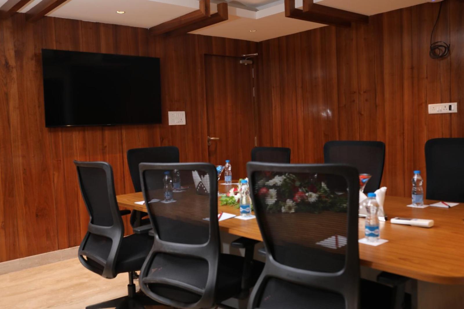 Icon Grand Hotel By Bhagini Bangalore Luaran gambar