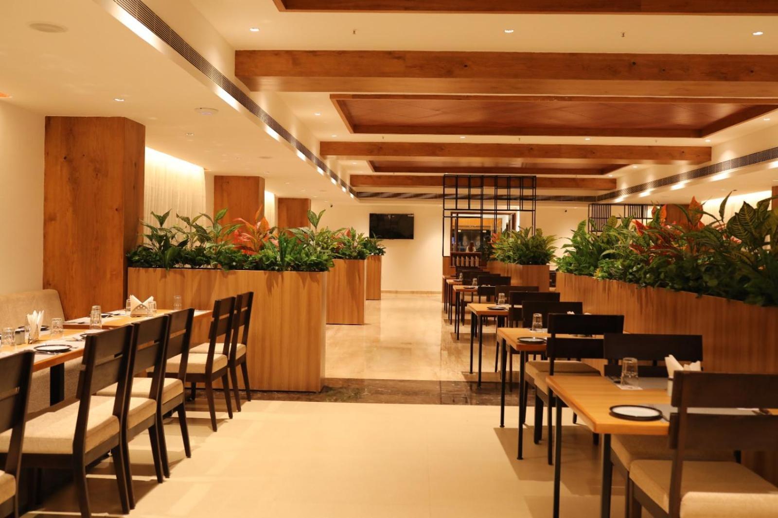 Icon Grand Hotel By Bhagini Bangalore Luaran gambar