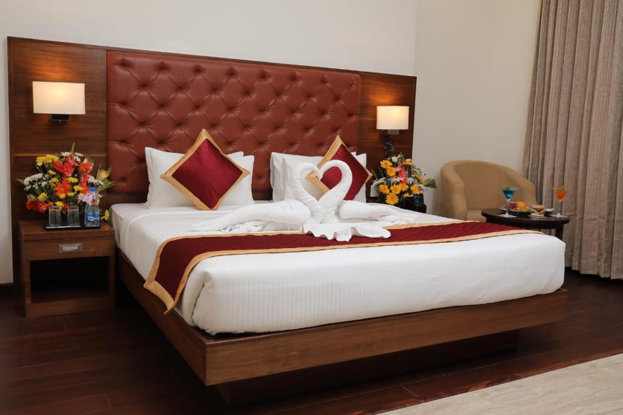 Icon Grand Hotel By Bhagini Bangalore Luaran gambar