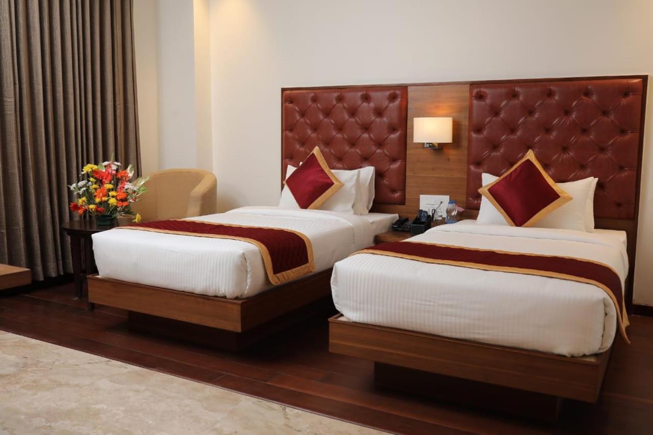 Icon Grand Hotel By Bhagini Bangalore Luaran gambar