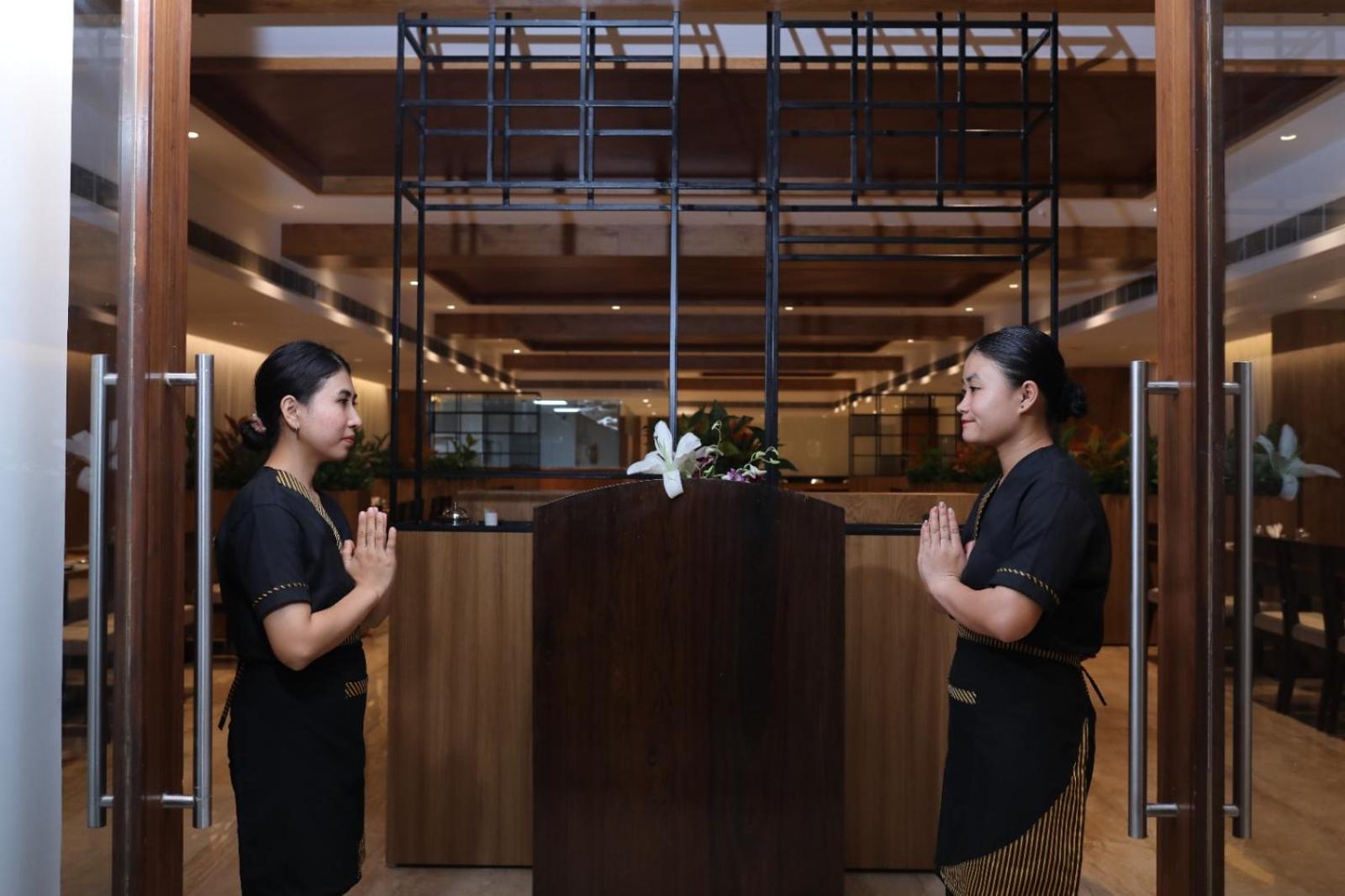 Icon Grand Hotel By Bhagini Bangalore Luaran gambar