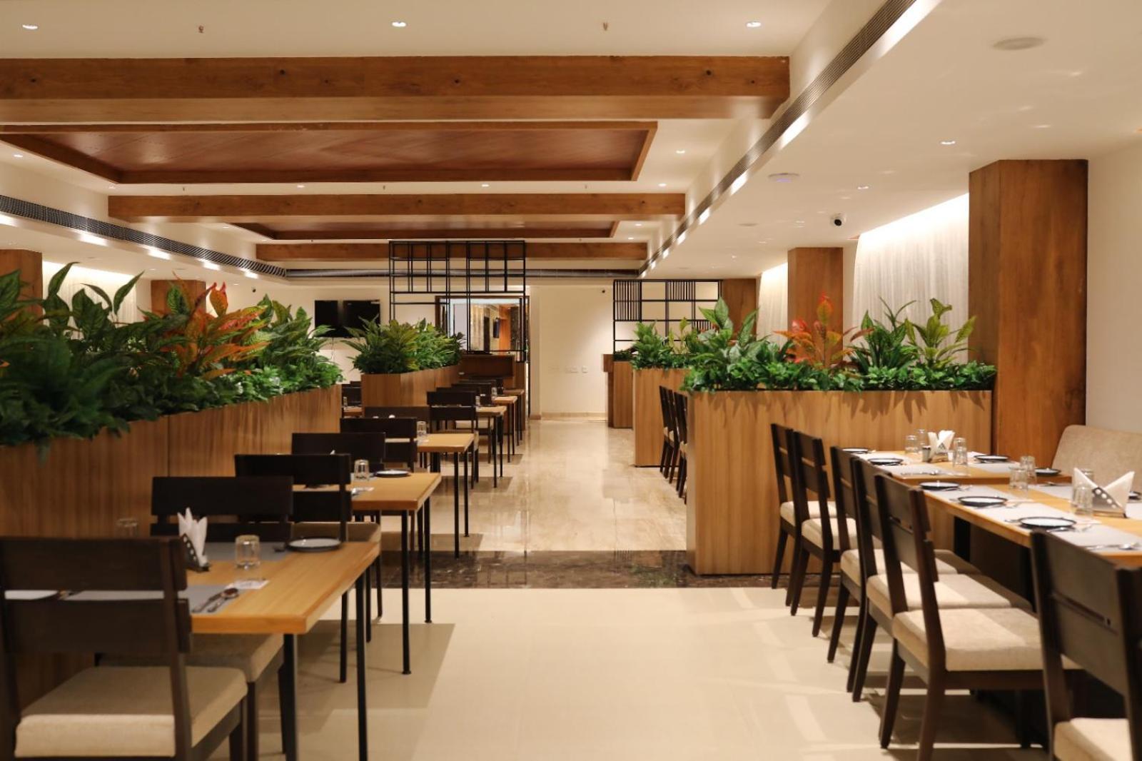 Icon Grand Hotel By Bhagini Bangalore Luaran gambar