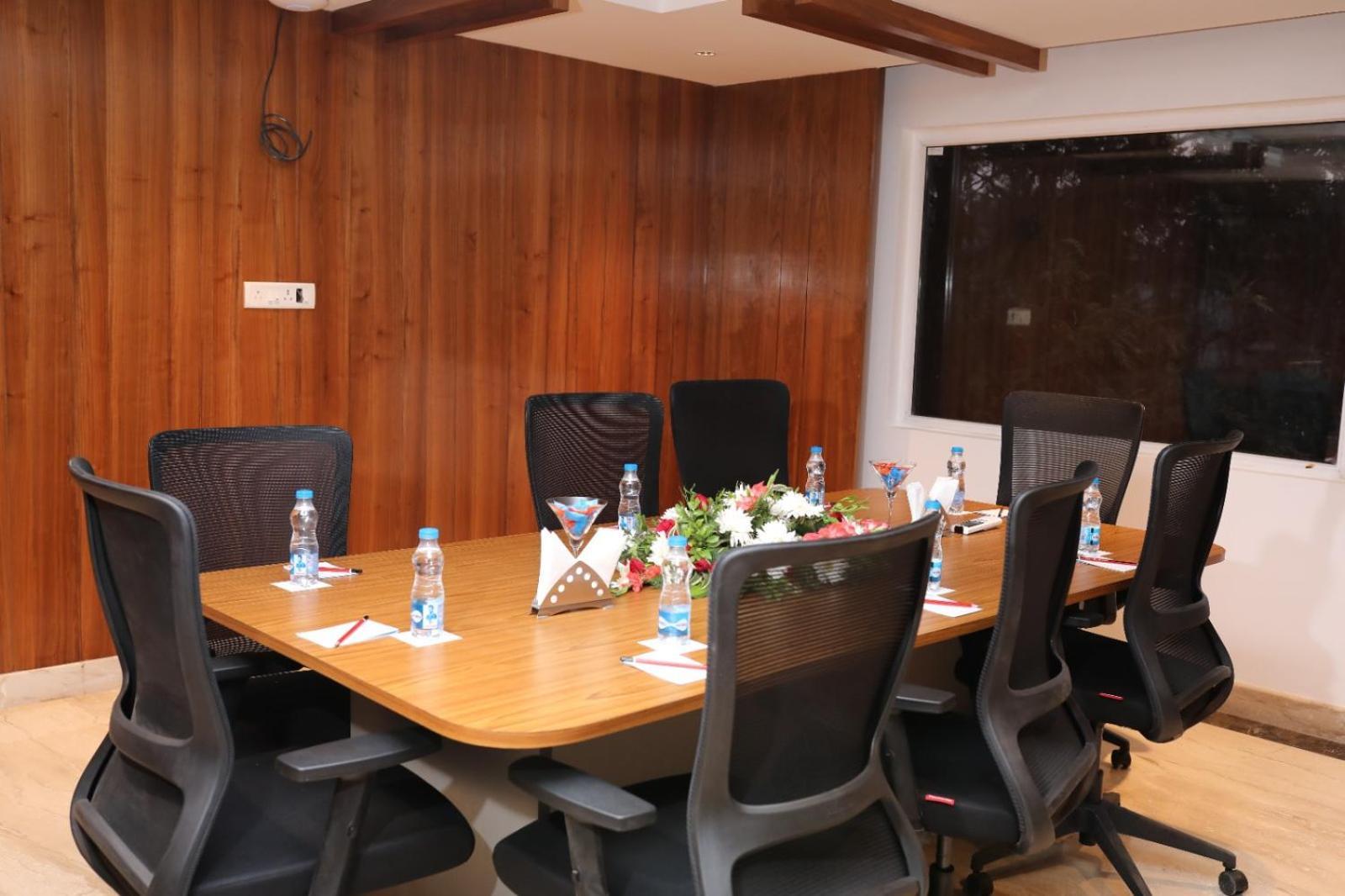 Icon Grand Hotel By Bhagini Bangalore Luaran gambar